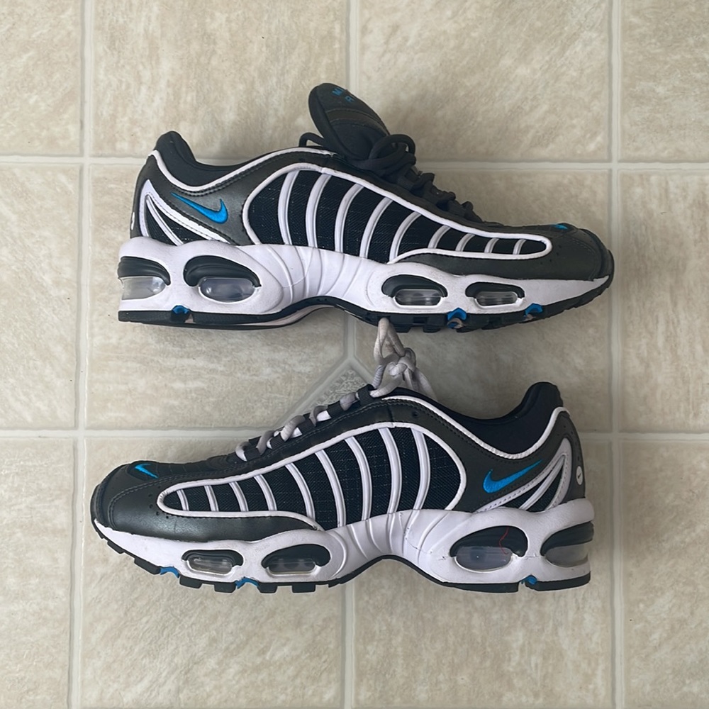 Nike Max Air Tennis Shoes